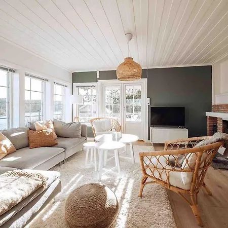 Fjord Cottage With Panoramic View * Sandefjord